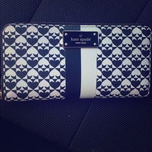 Kate Spade Wallet (nearly new, hardly used)